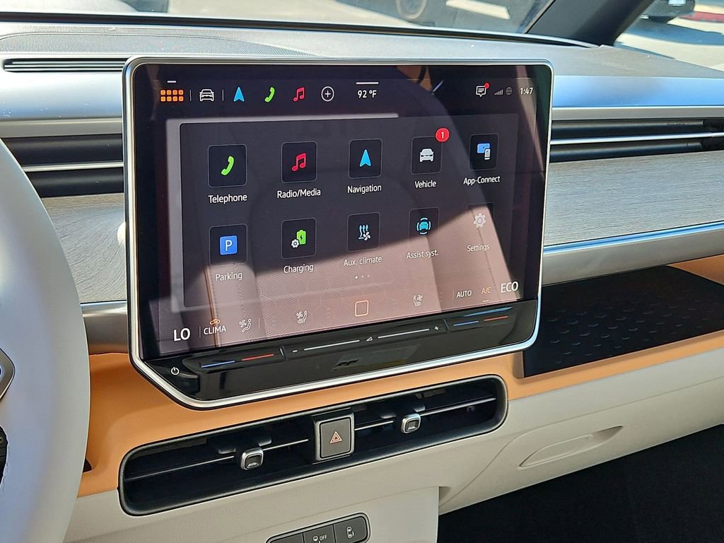 New 2025 Volkswagen ID. Buzz Pro S Plus AWD/4WD image 11