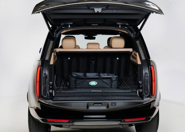 Used 2023 Land Rover Range Rover SE image 29