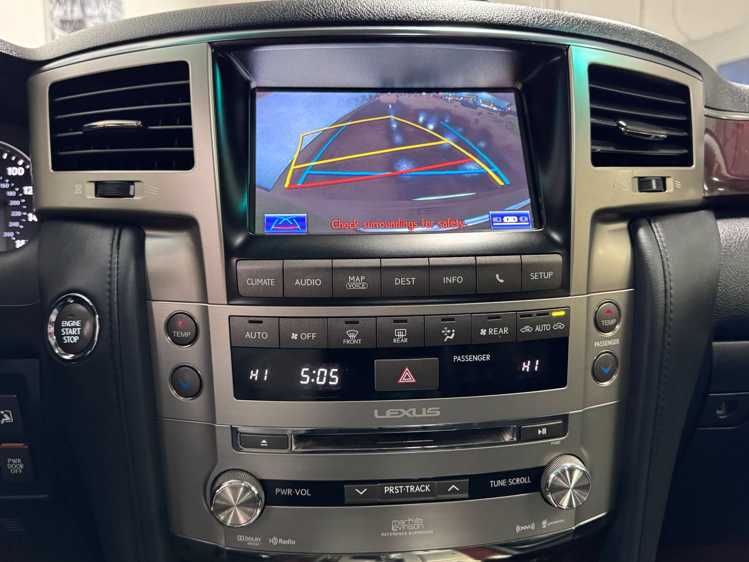 Used 2015 Lexus LX 570 4WD image 12