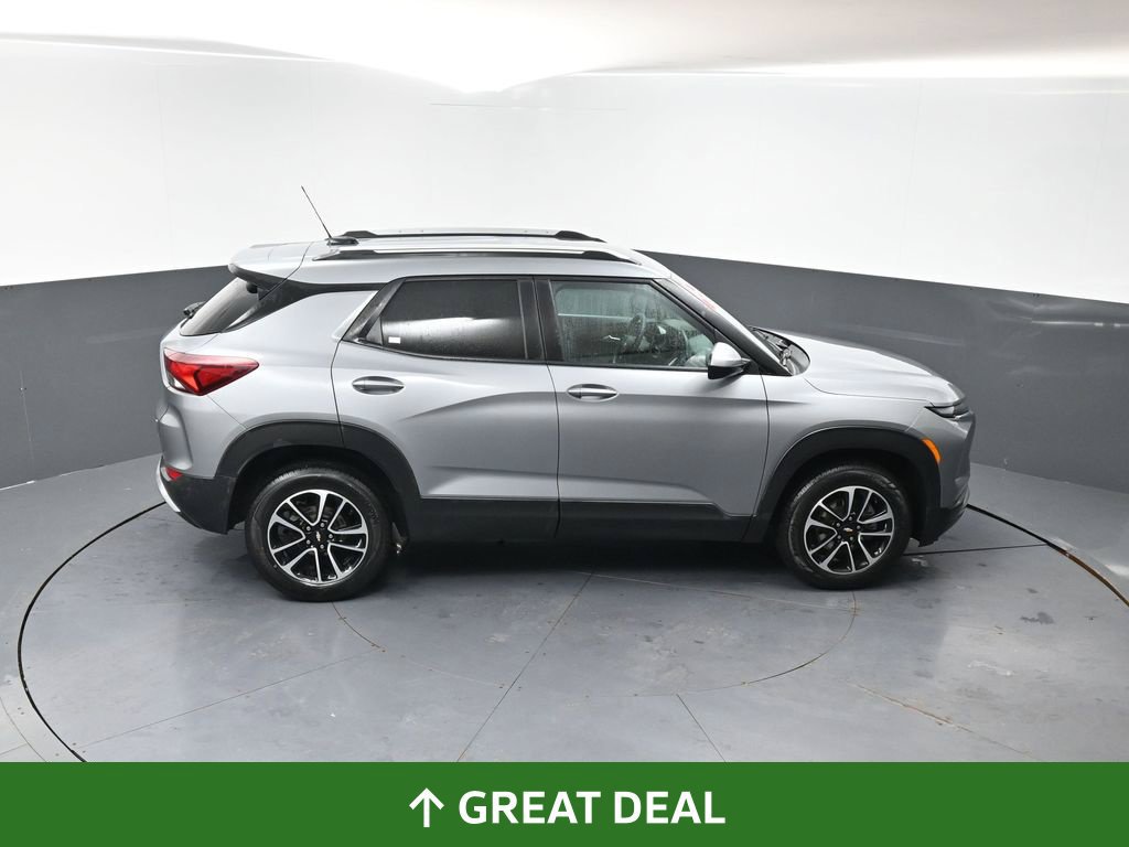 Used 2025 Chevrolet TrailBlazer LT AWD/4WD image 43