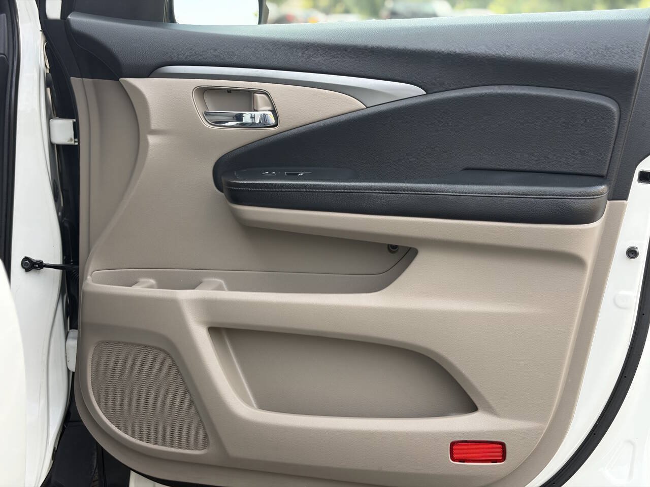 Used 2016 Honda Pilot LX image 12