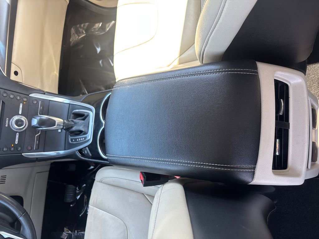 Used 2017 Ford Edge Titanium w/ Technology Package AWD/4WD image 29
