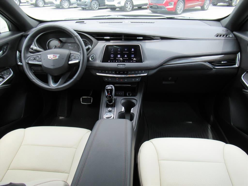 Used 2023 Cadillac XT4 Sport FWD image 11