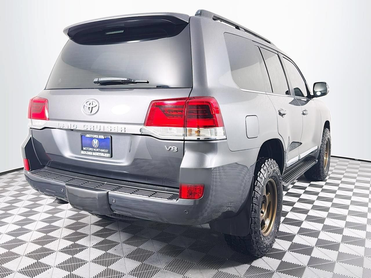 Used 2016 Toyota Land Cruiser AWD/4WD image 28