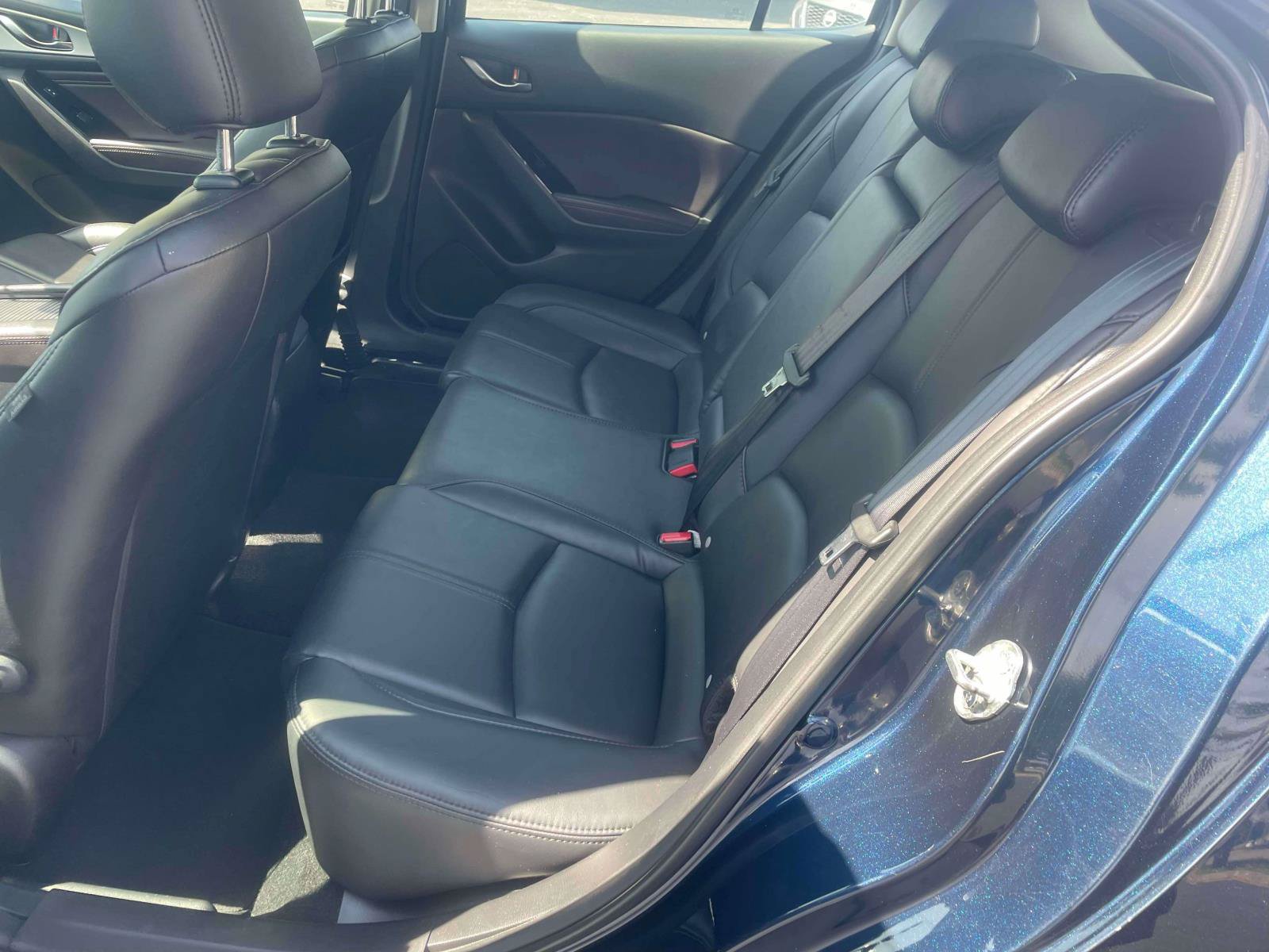 Used 2018 MAZDA MAZDA3 Touring FWD image 14