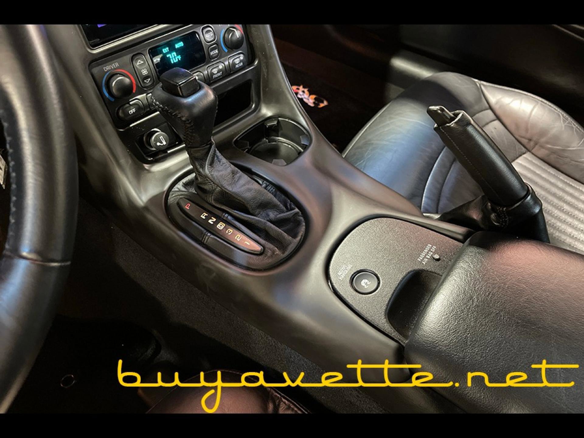 Used 2003 Chevrolet Corvette Coupe w/ Preferred Equipment Group image 17