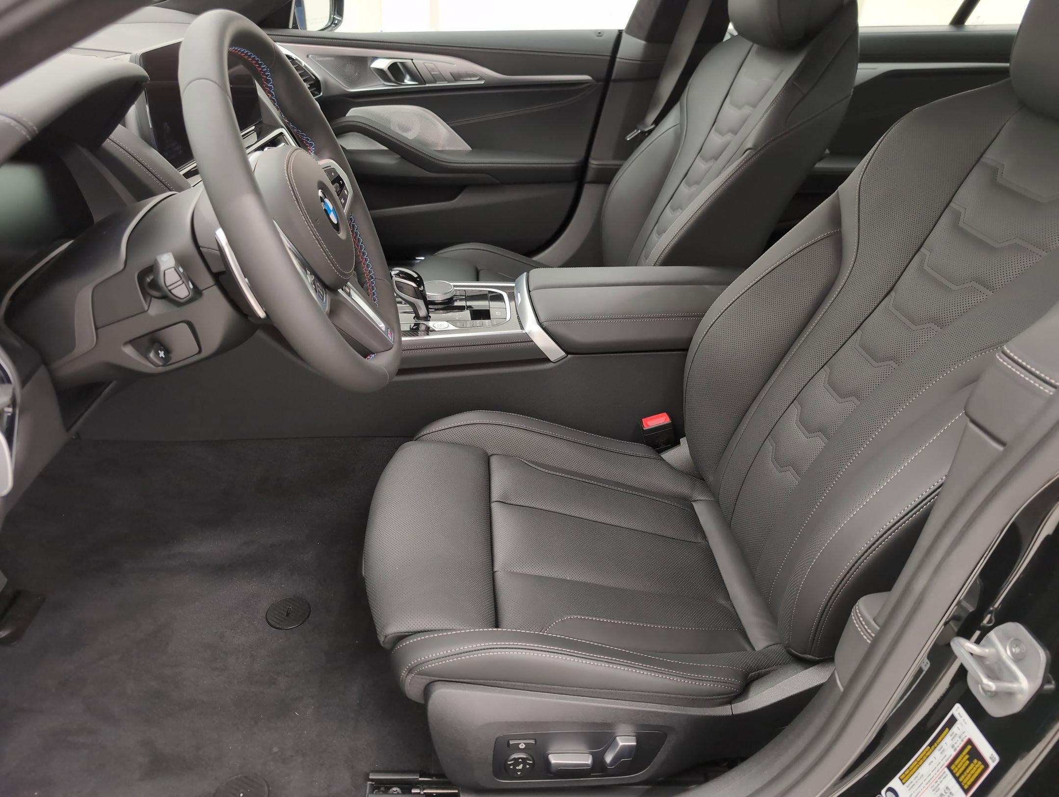 New 2026 BMW M850i xDrive w/ M Carbon Exterior Package image 5