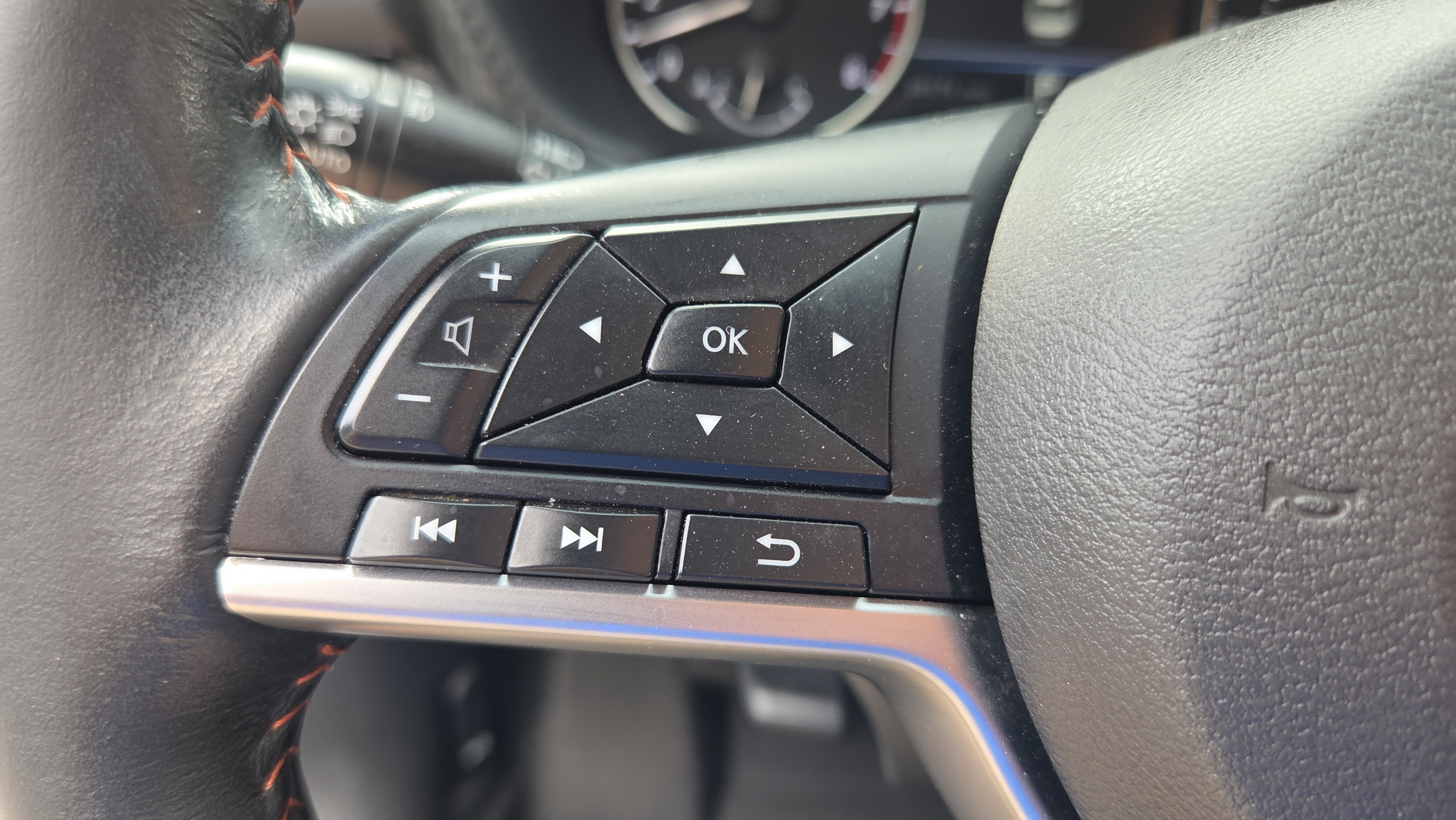 Used 2022 Nissan Sentra SR w/ Lighting Package FWD image 24