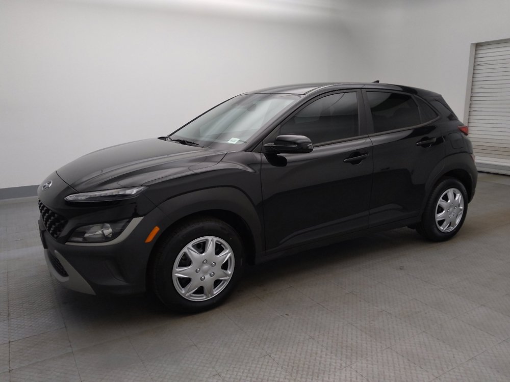Used 2023 Hyundai Kona SE FWD image 2