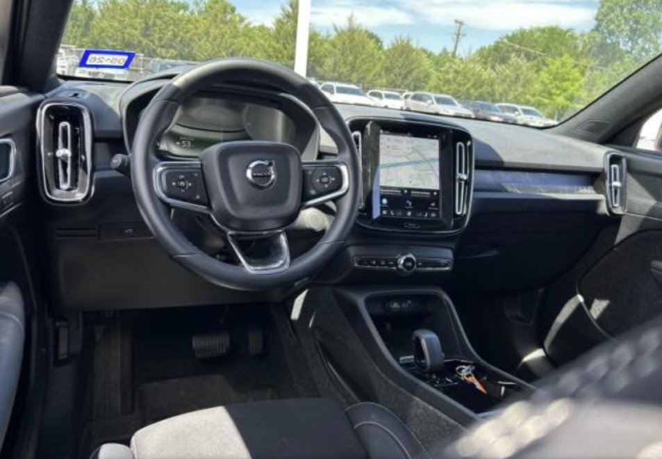 Used 2023 Volvo C40 P8 Recharge Plus w/ Protection Package Premier AWD/4WD image 3