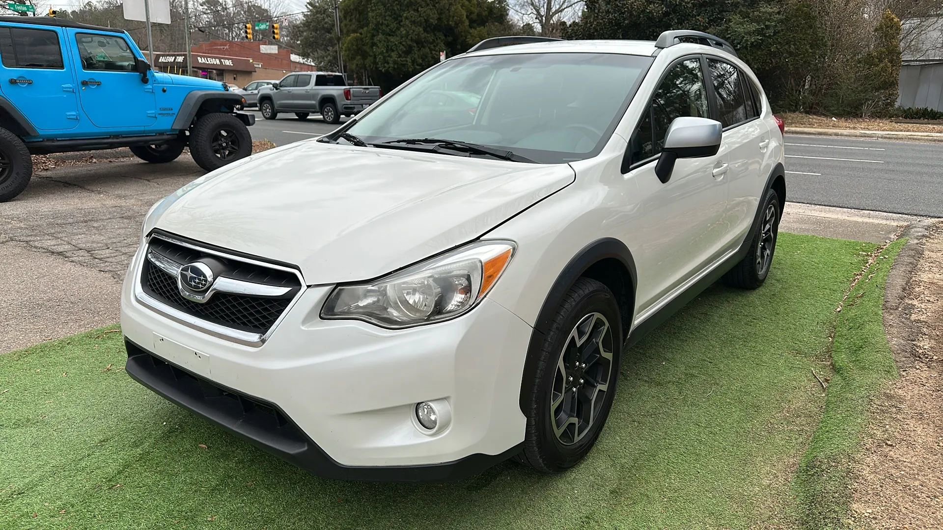Used 2016 Subaru Crosstrek 2.0i Premium image 3