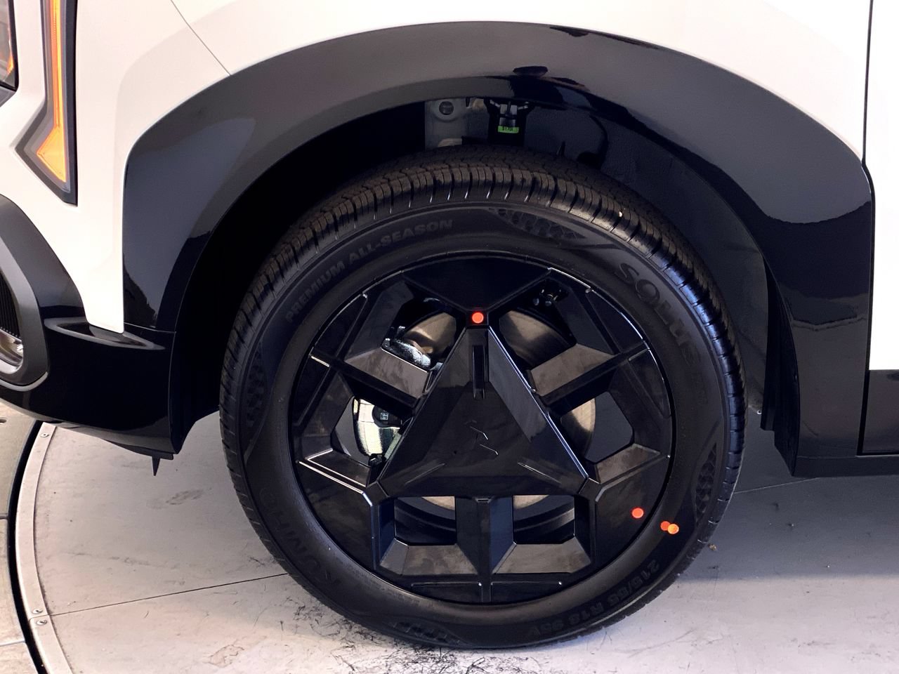 New 2027 Kia Seltos X-Line S w/ X-Line S Premium Package AWD/4WD image 12
