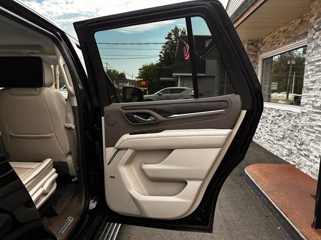 Used 2023 GMC Yukon Denali AWD/4WD image 18