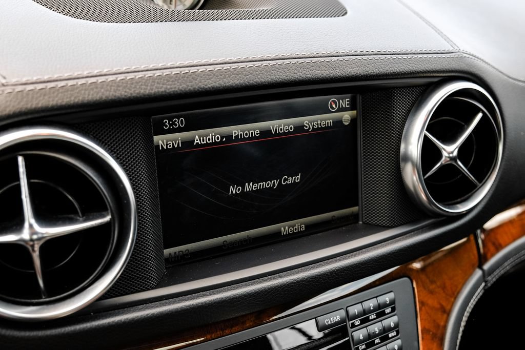 Used 2014 Mercedes-Benz SL 550 image 32