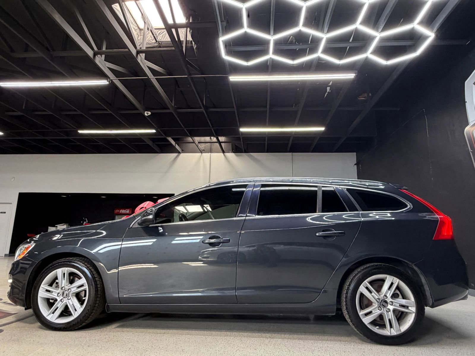 Used 2015 Volvo V60 T5 Premier Plus image 14