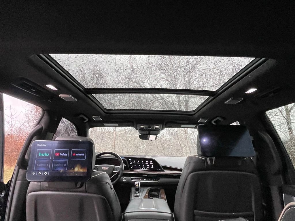 Certified 2022 Cadillac Escalade Sport Platinum w/ LPO, ONYX Package image 30