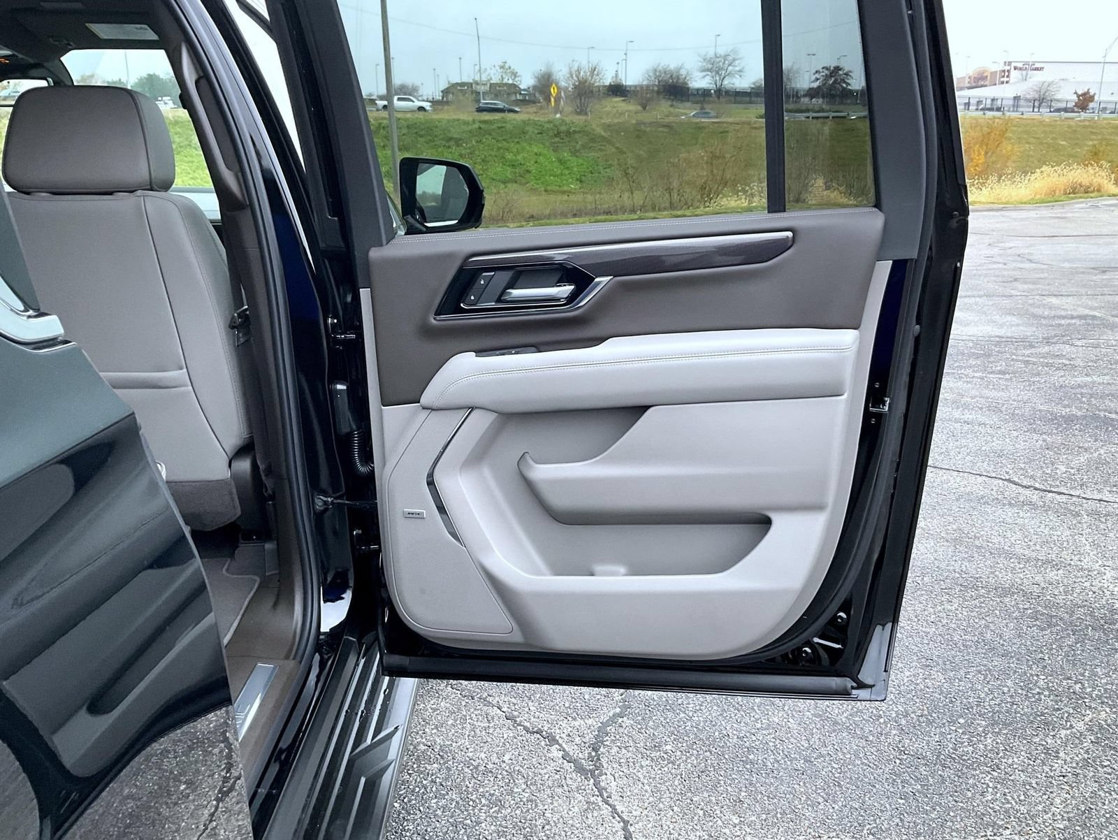 New 2026 GMC Yukon XL Elevation AWD/4WD image 17