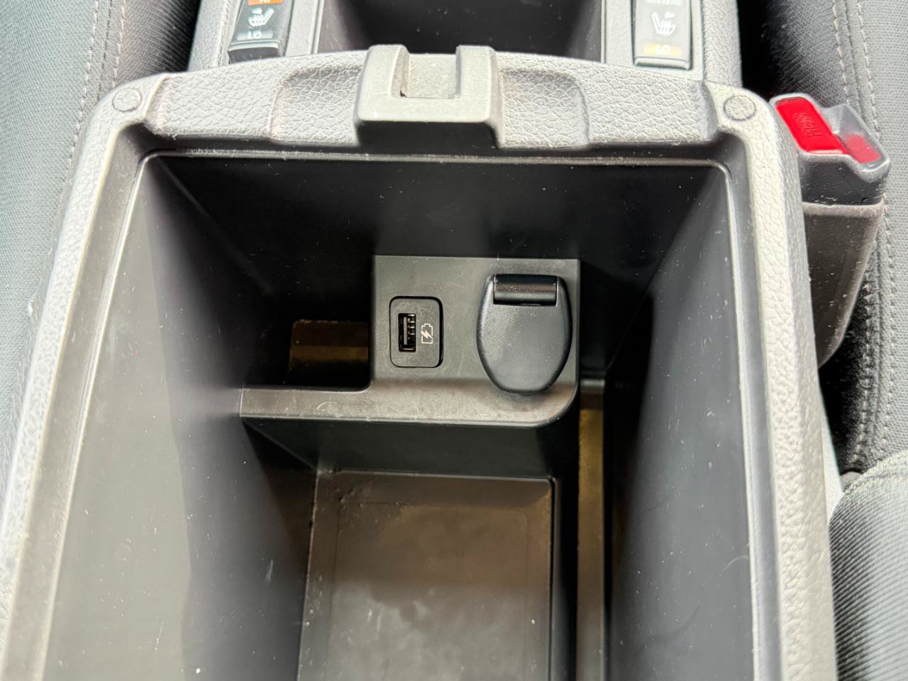 Used 2018 Nissan Rogue SV AWD/4WD image 48