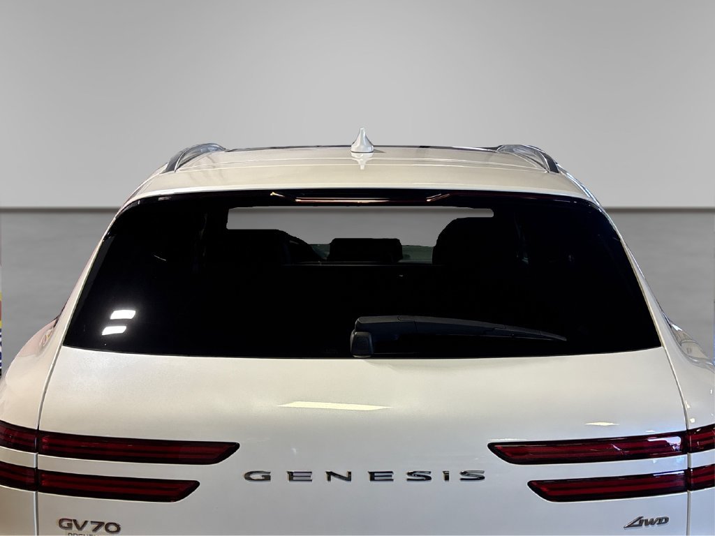 Used 2023 Genesis GV70 2.5T w/ Advanced Package AWD/4WD image 18