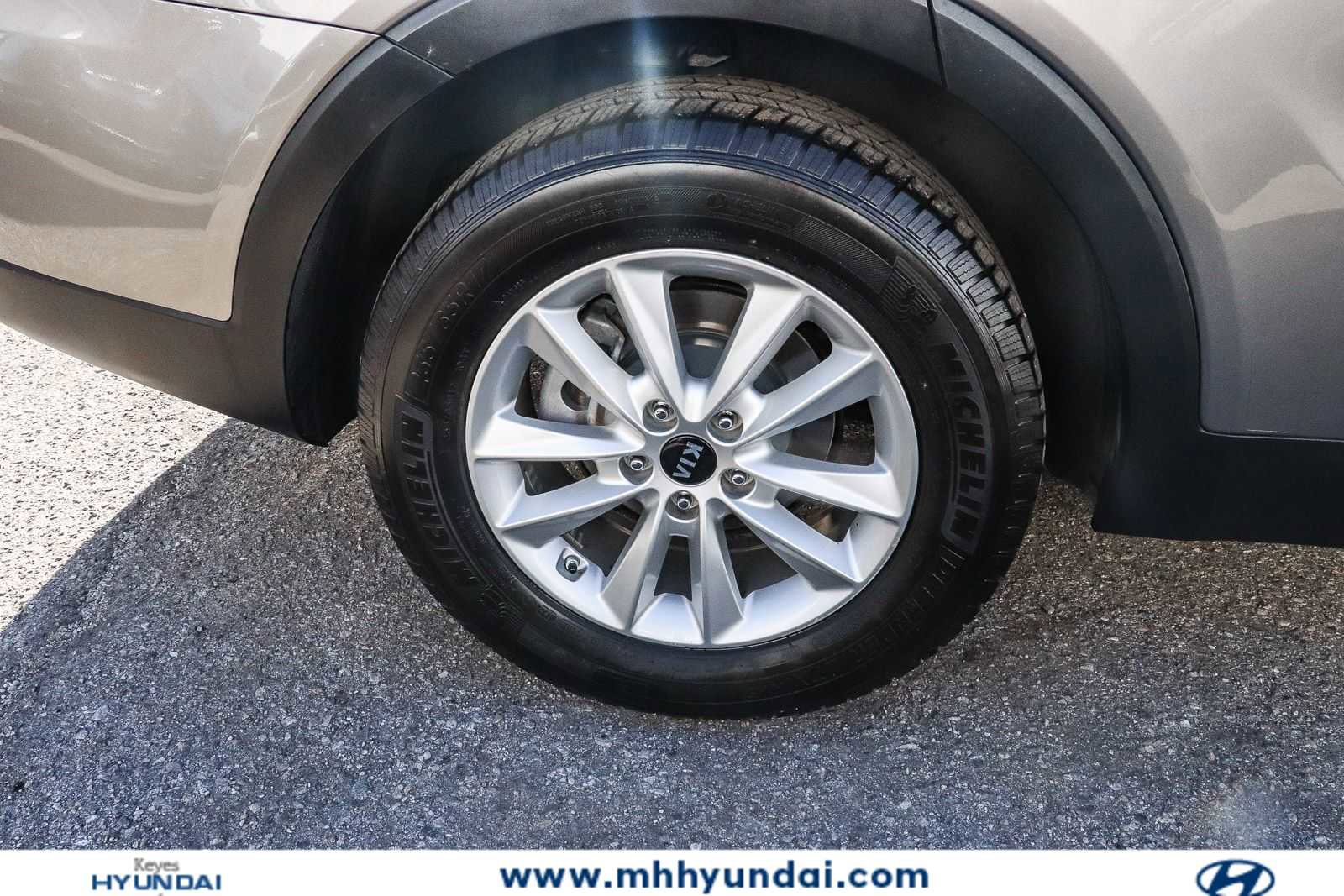 Used 2019 Kia Sorento LX FWD image 10