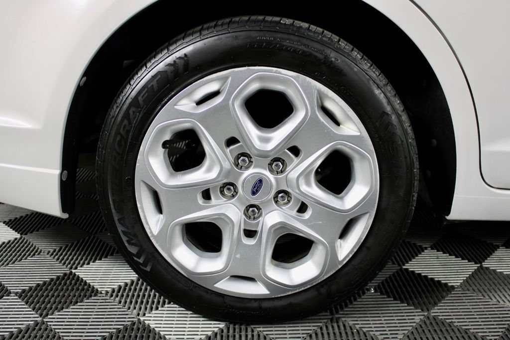 Used 2010 Ford Fusion SE FWD image 9
