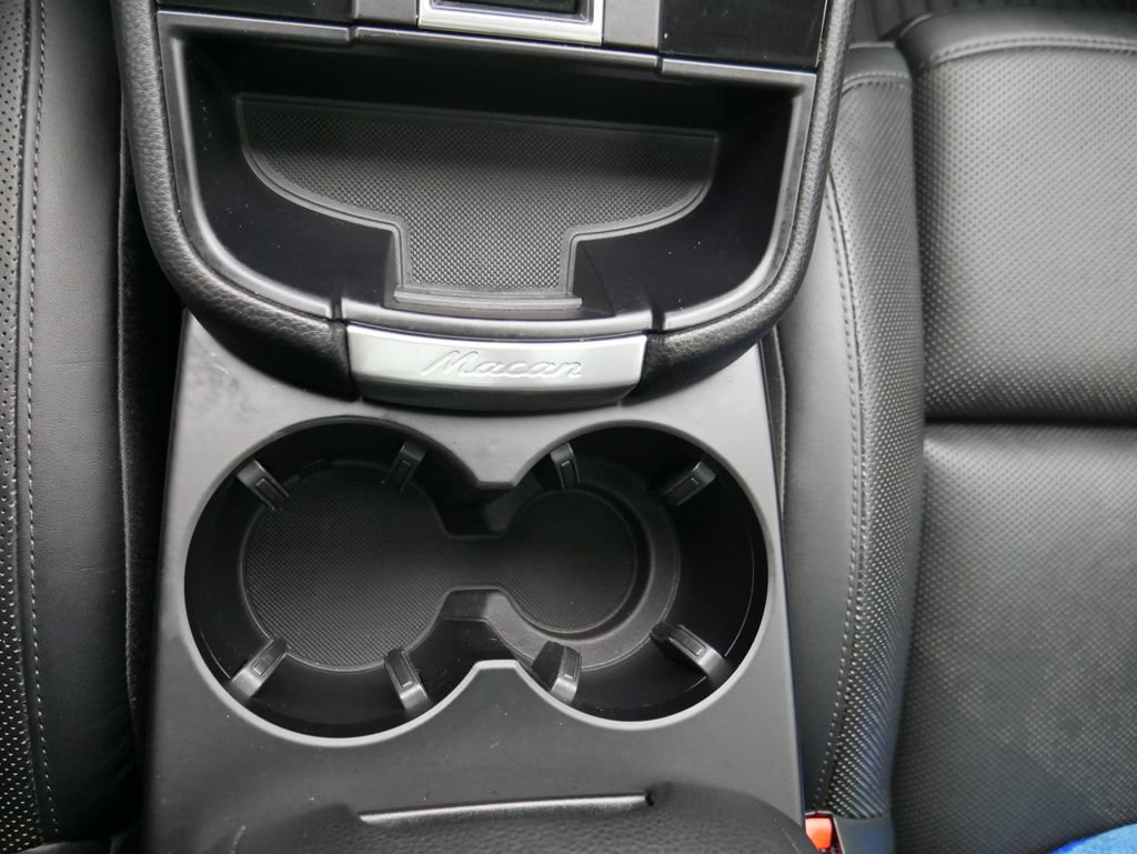 Certified 2023 Porsche Macan AWD/4WD image 35