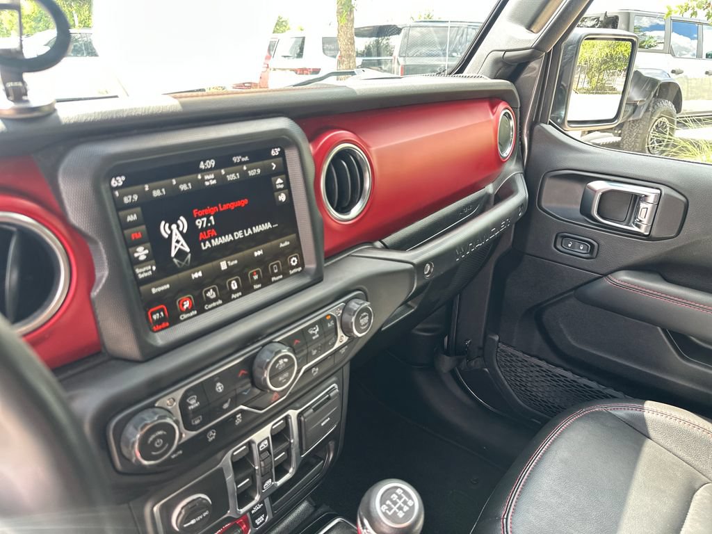 Used 2023 Jeep Wrangler Unlimited Rubicon w/ LED Lighting Group AWD/4WD image 27