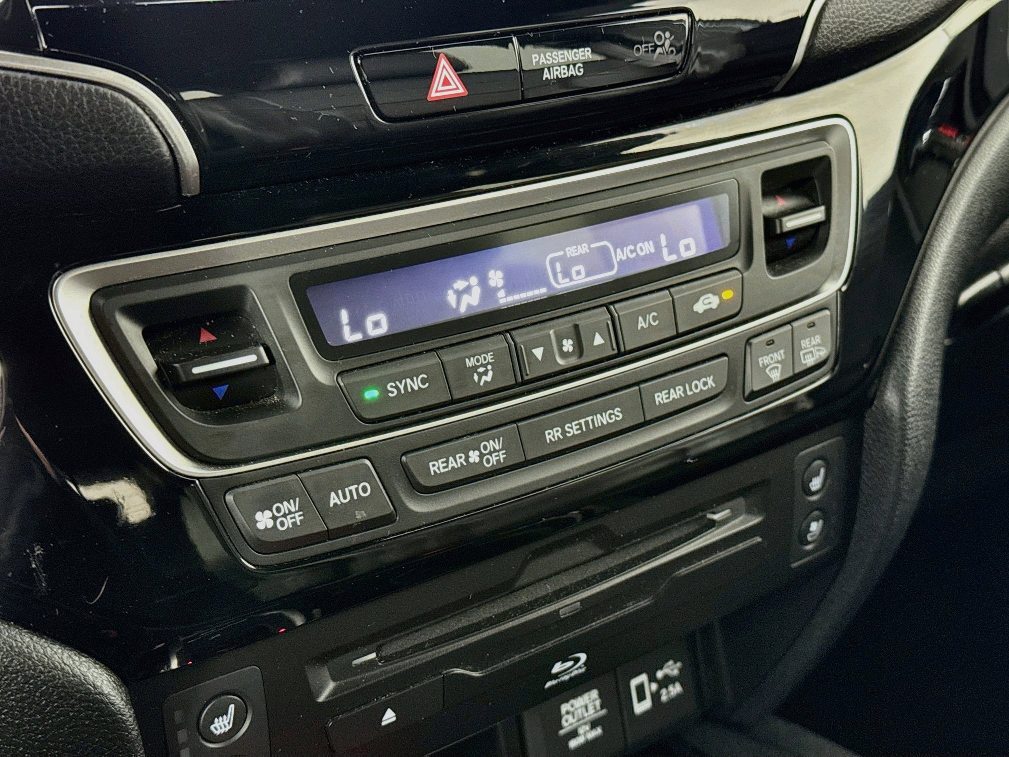 Certified 2022 Honda Pilot Black Edition image 16