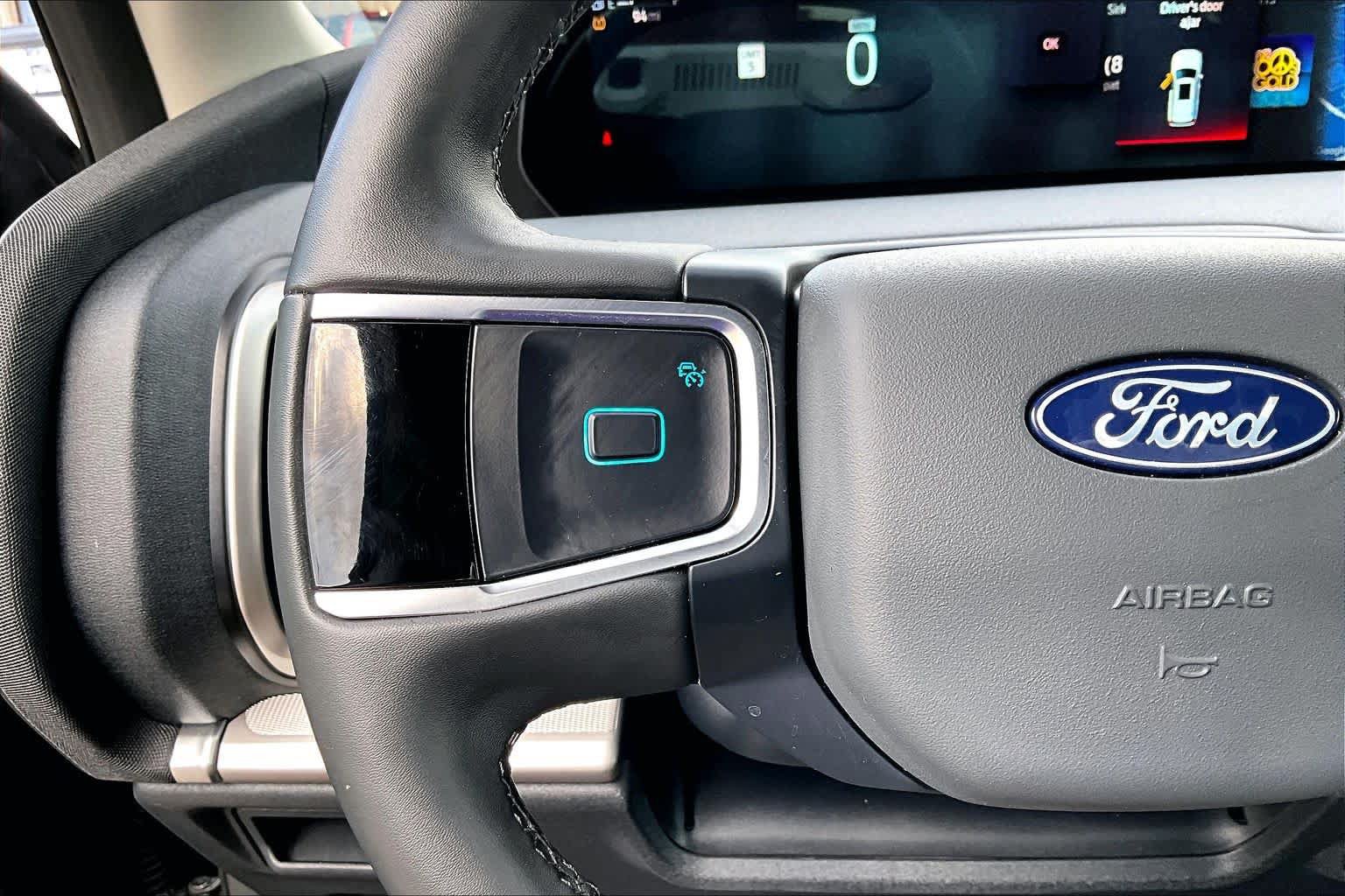 Used 2025 Ford Expedition Active RWD image 24