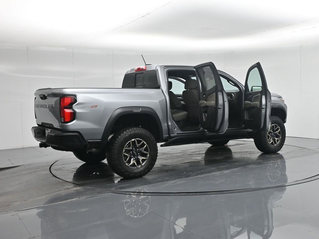 Used 2024 Chevrolet Colorado ZR2 w/ Technology Package image 6