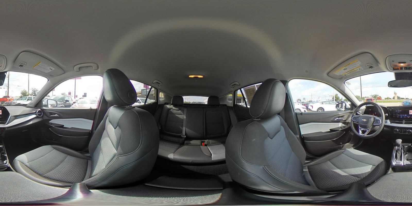 Used 2025 Chevrolet Trax LT w/ LT Convenience Package FWD image 36