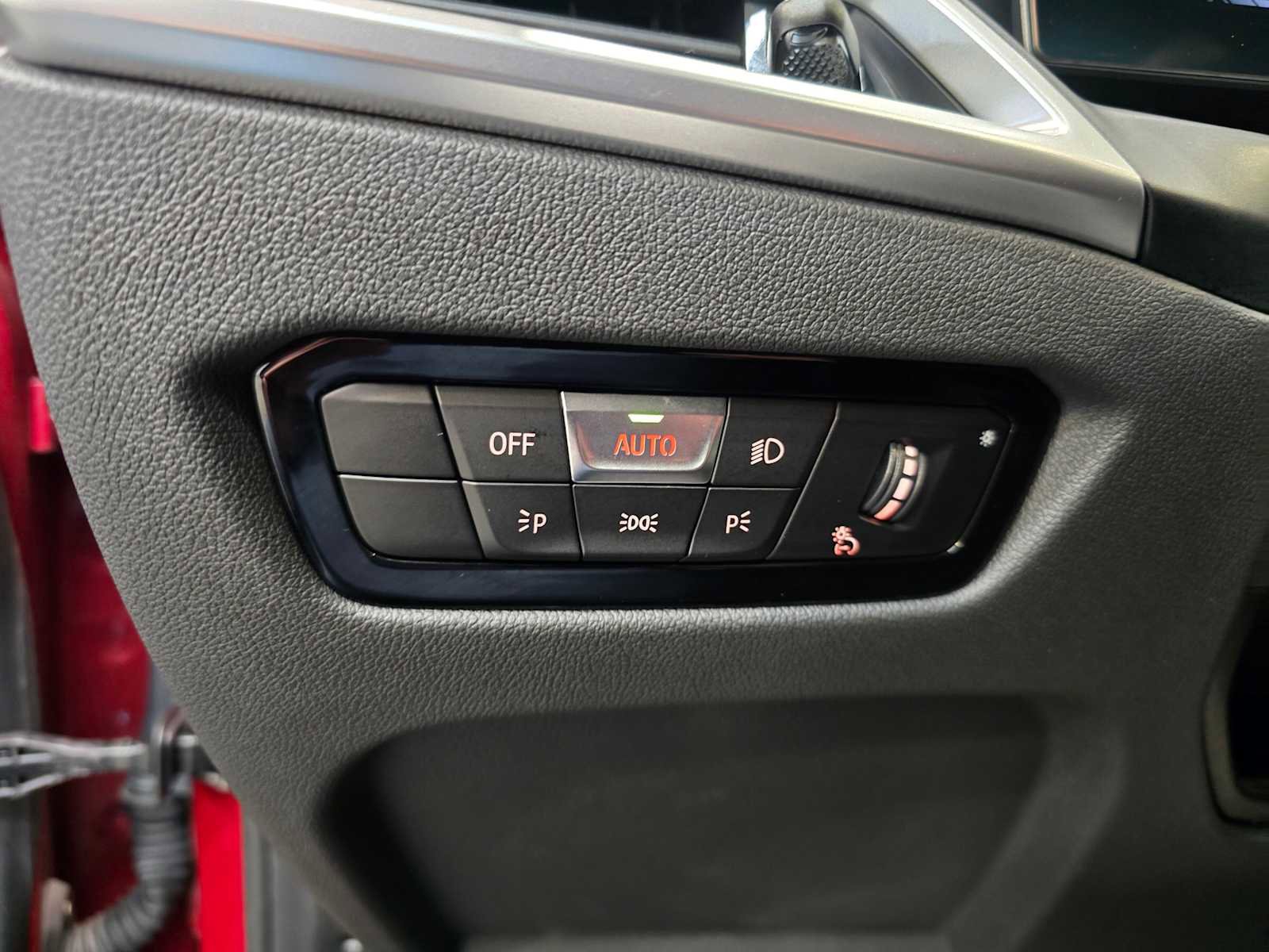 Used 2025 BMW 330i xDrive 330i xDrive w/ M Sport Package image 19