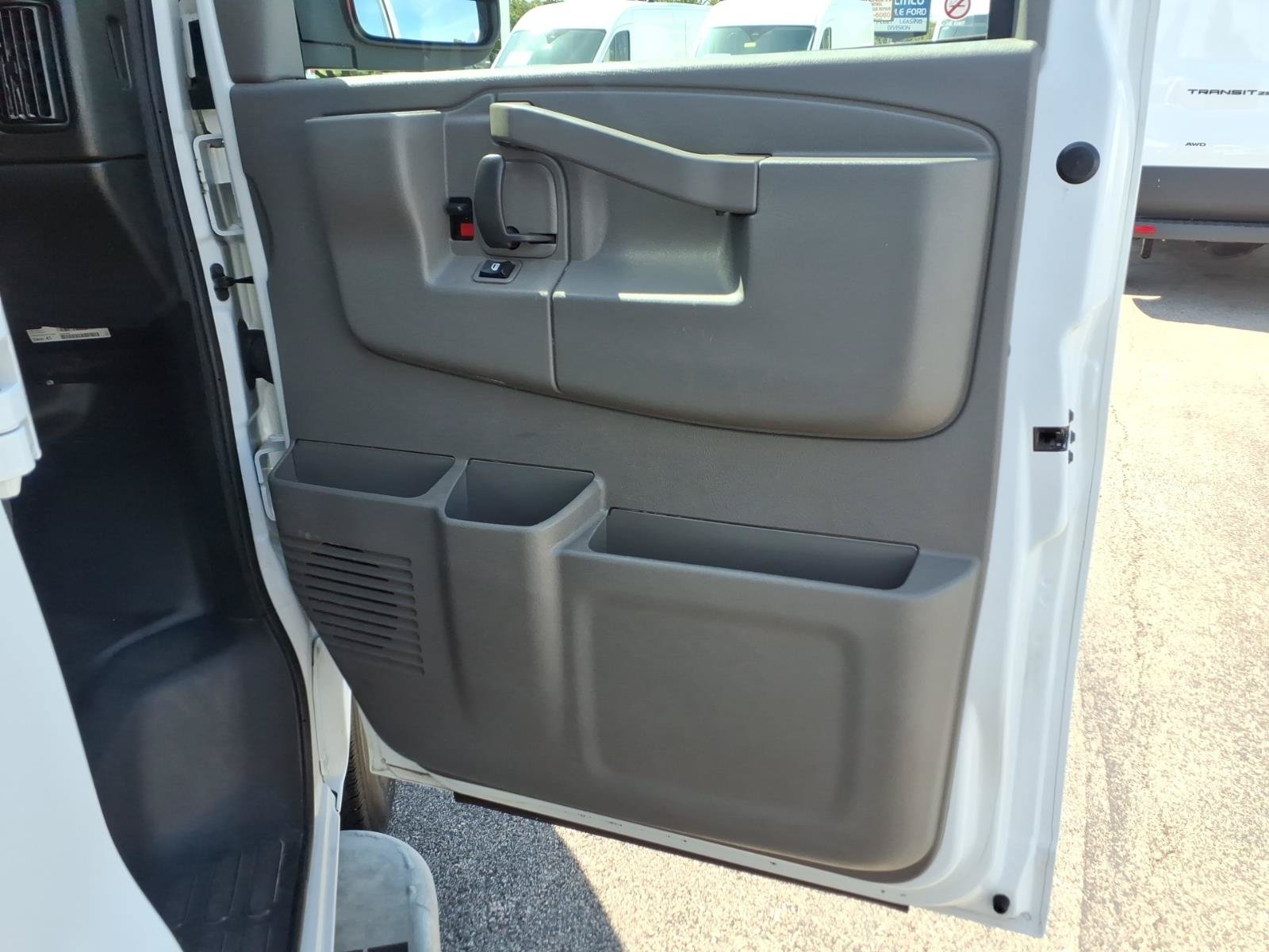 Used 2025 Chevrolet Express 2500 w/ Driver Convenience Package RWD image 20