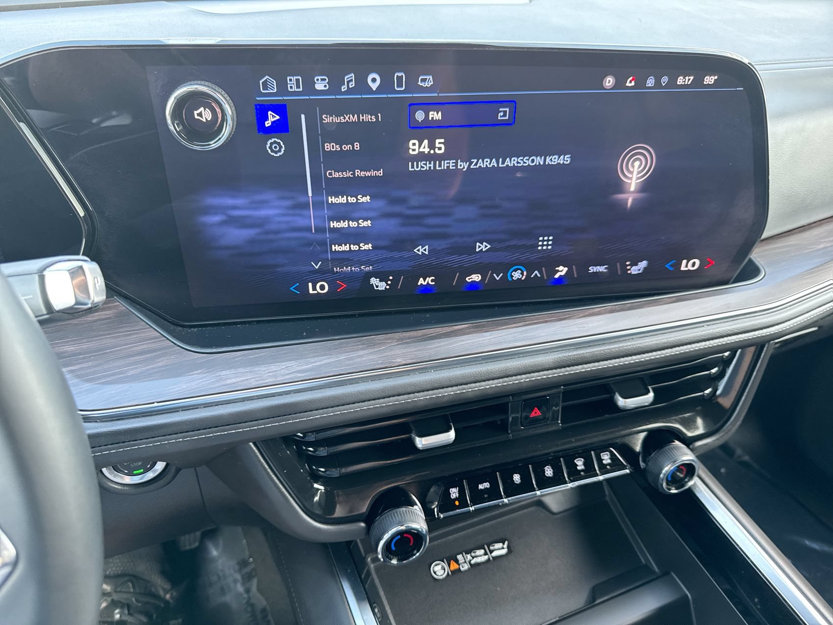 Used 2025 Chevrolet Suburban LT AWD/4WD image 16