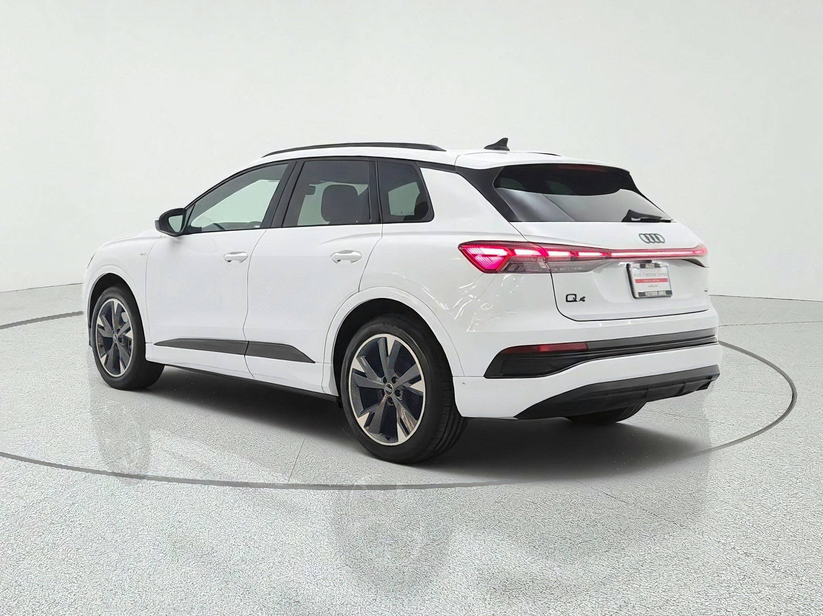 Used 2024 Audi Q4 e-tron Premium Plus w/ Premium Plus AWD/4WD image 7