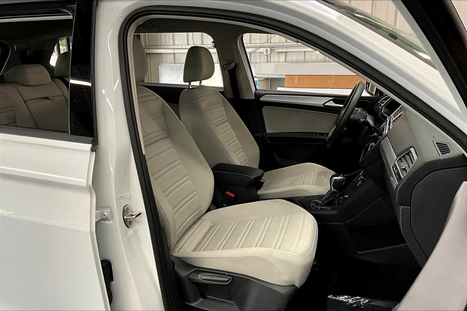 Used 2022 Volkswagen Tiguan S image 10