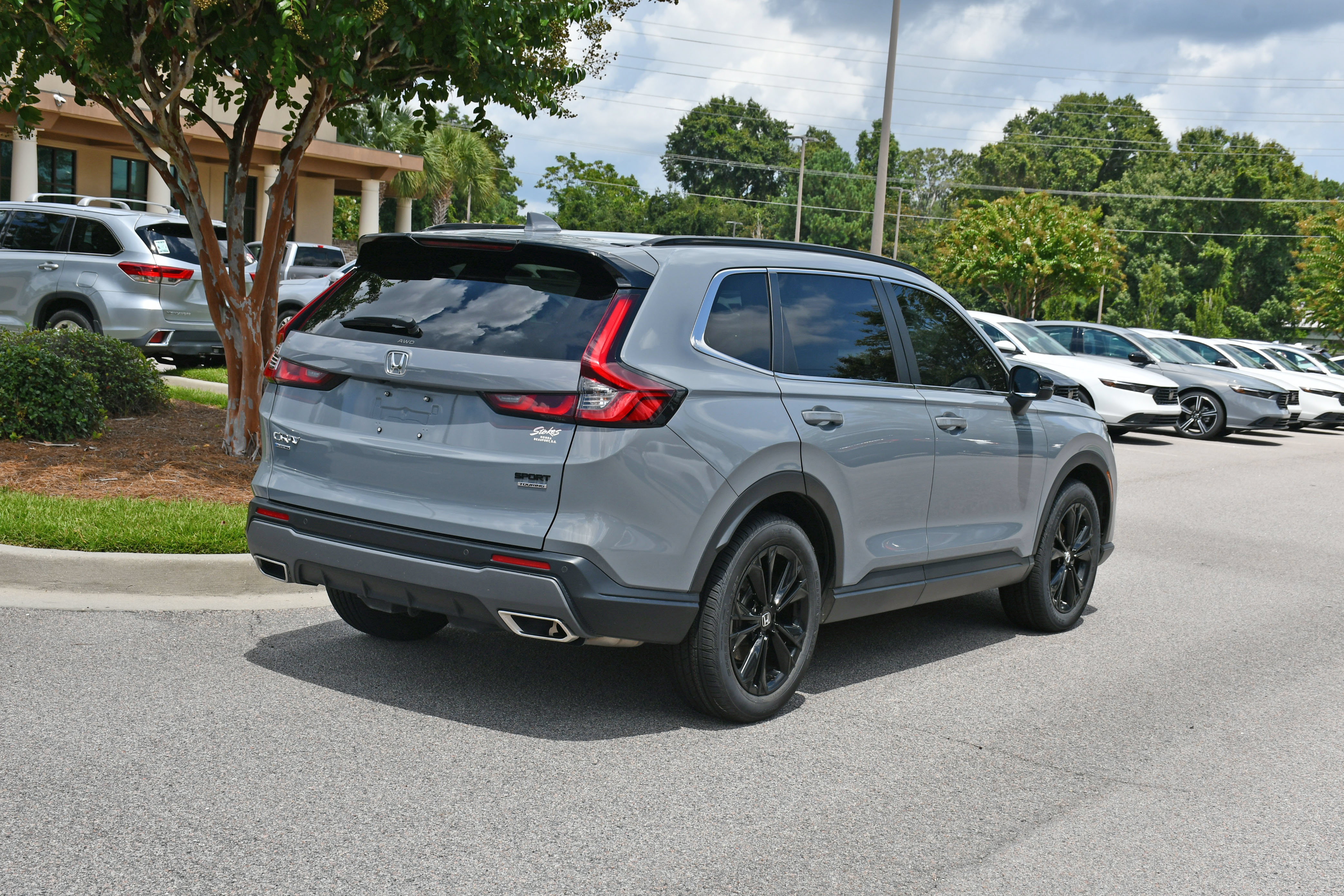 Used 2025 Honda CR-V Sport Touring image 4