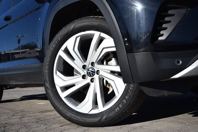 Certified 2023 Volkswagen Atlas SE image 3