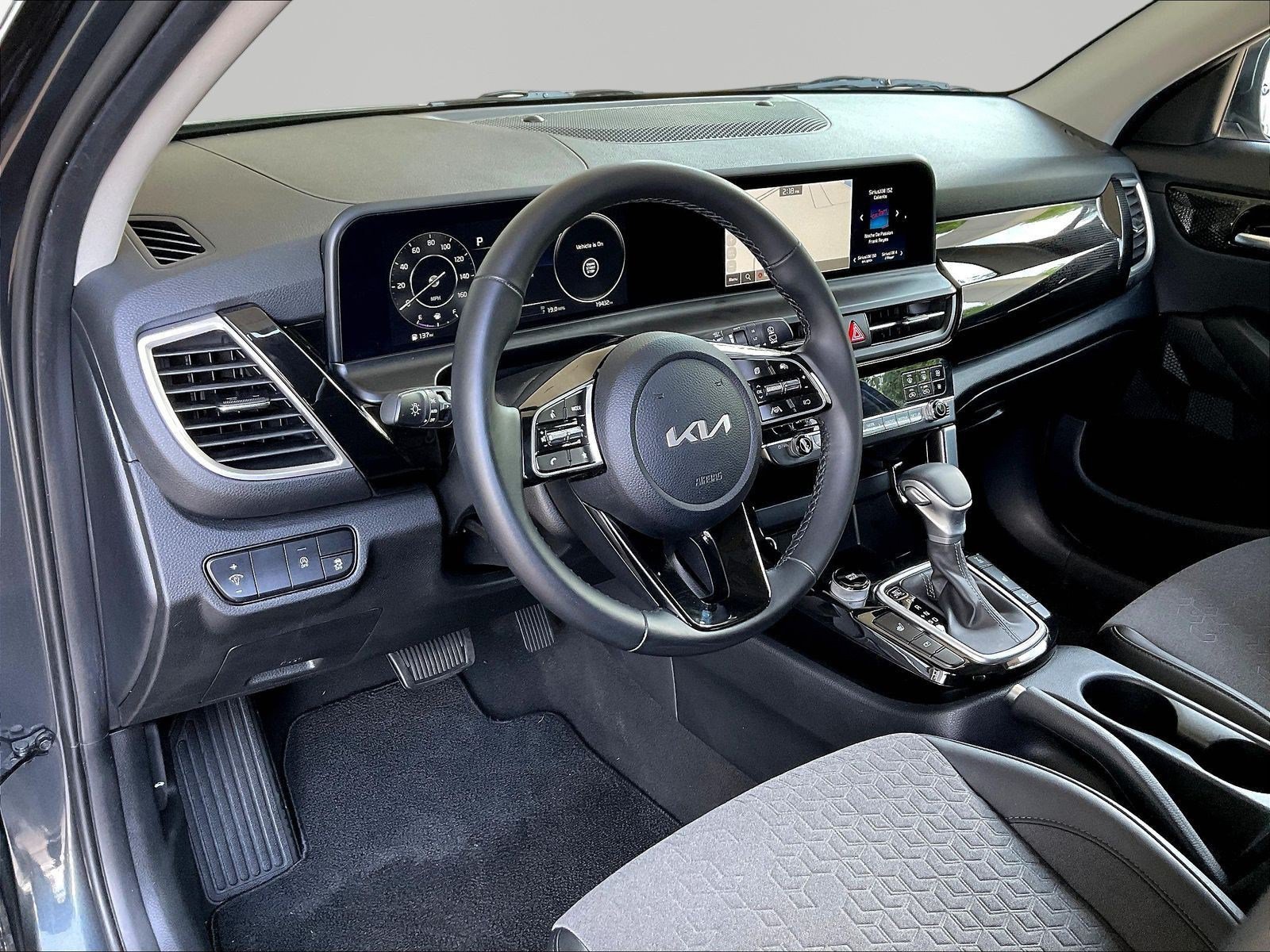 Used 2024 Kia Seltos S AWD/4WD image 16