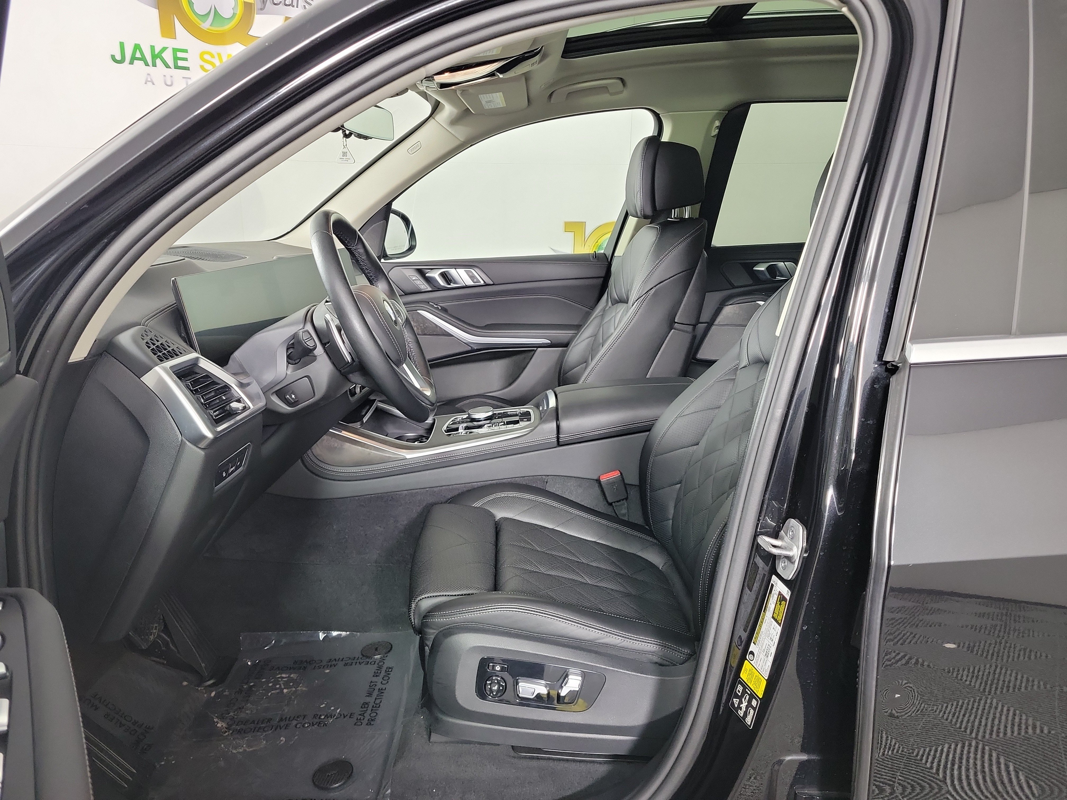 Certified 2024 BMW X7 xDrive40i w/ Premium Package AWD/4WD image 9
