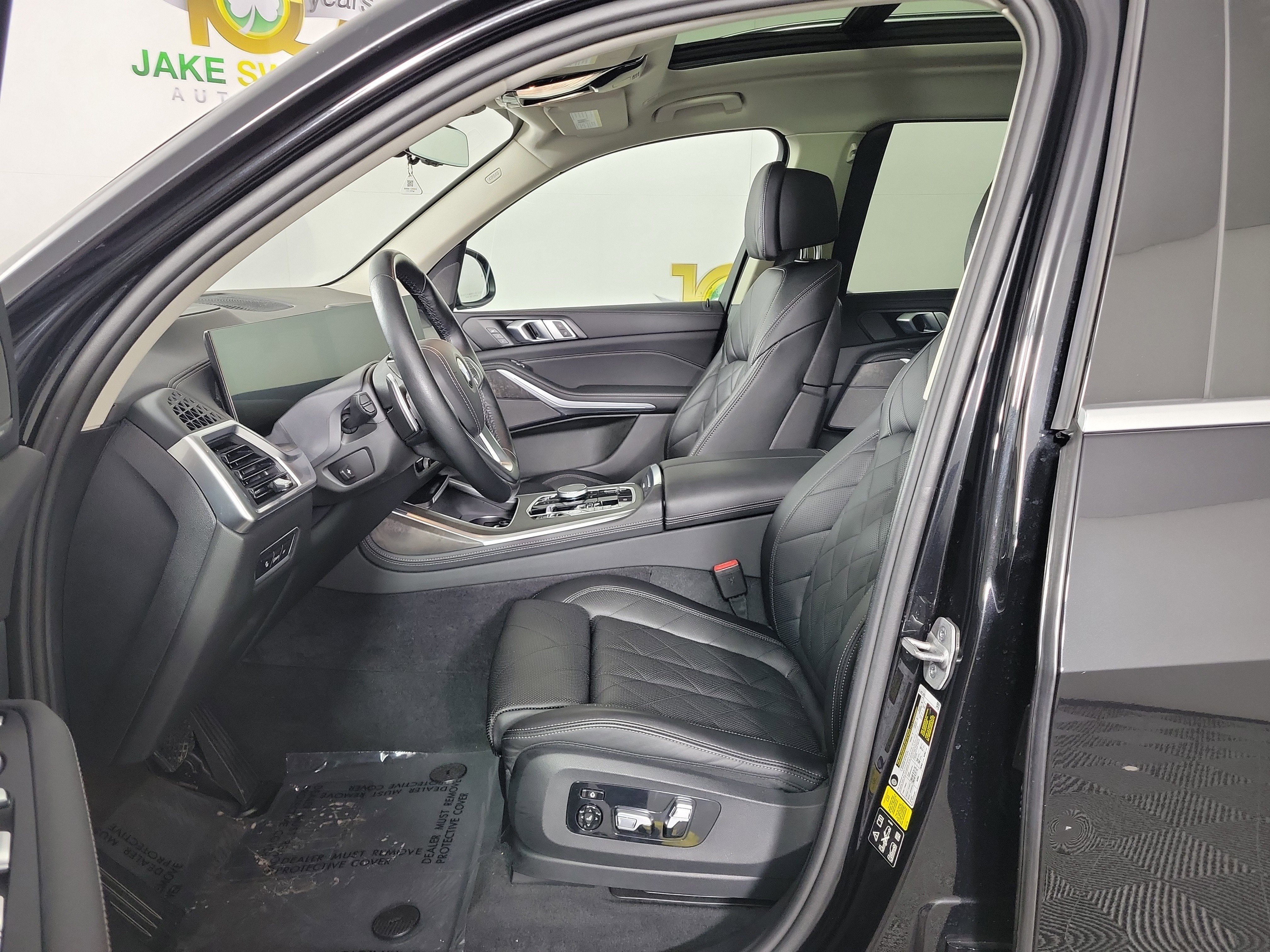 Certified 2024 BMW X7 xDrive40i w/ Premium Package image 9