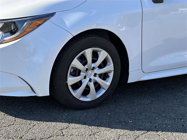 Used 2025 Toyota Corolla LE image 7