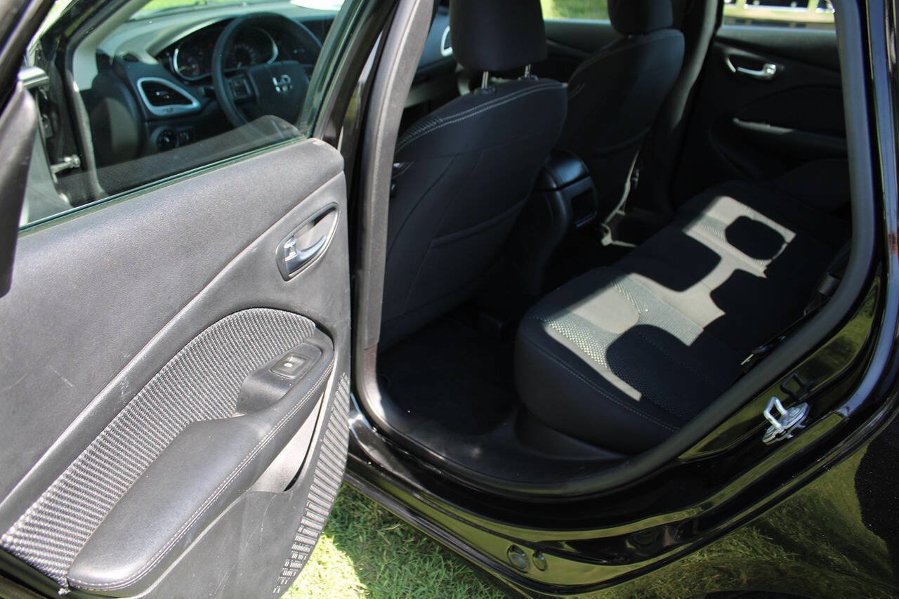 Used 2015 Dodge Dart SXT FWD image 25