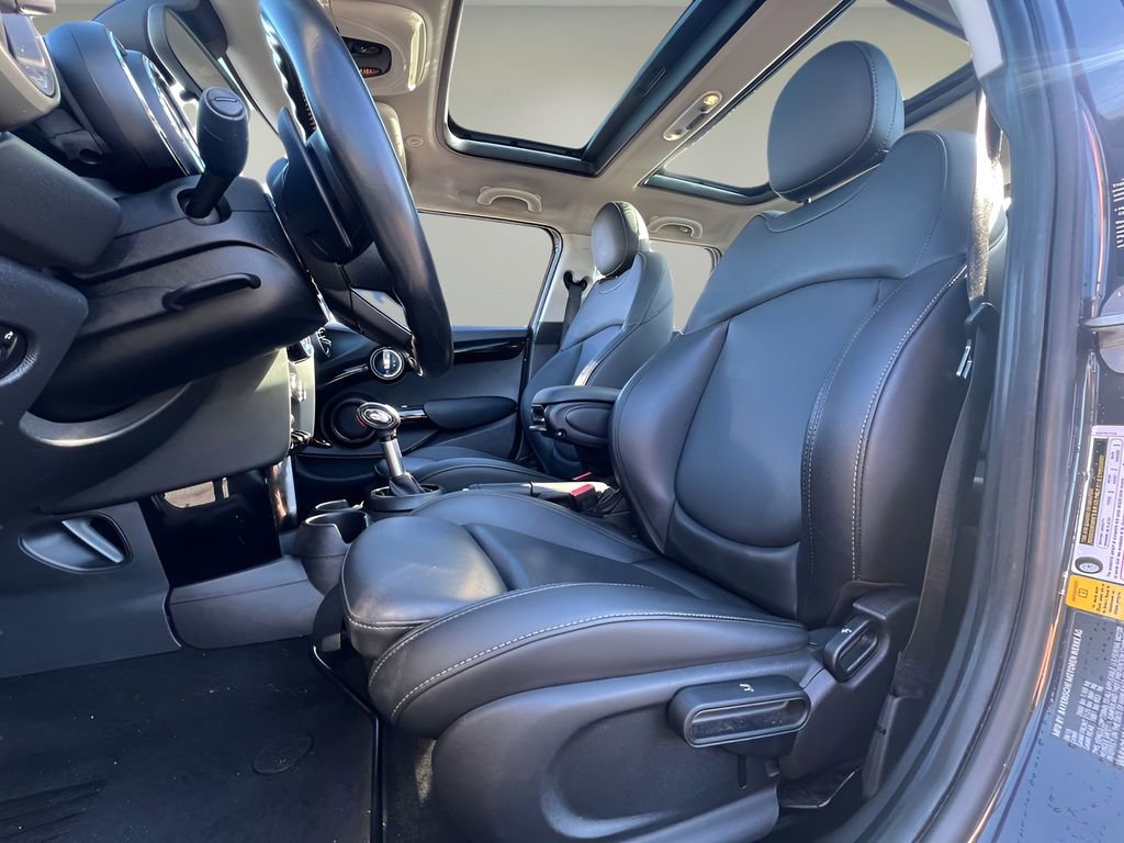 Used 2019 MINI Cooper S image 11