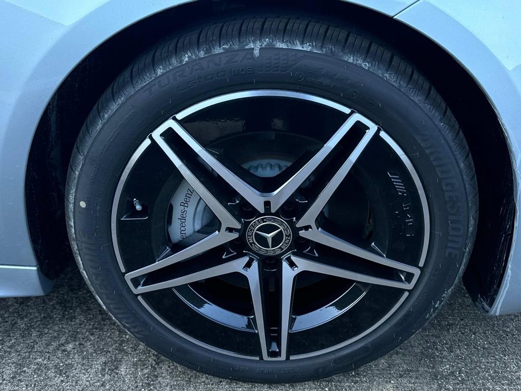 Used 2024 Mercedes-Benz C 300 Sedan image 3