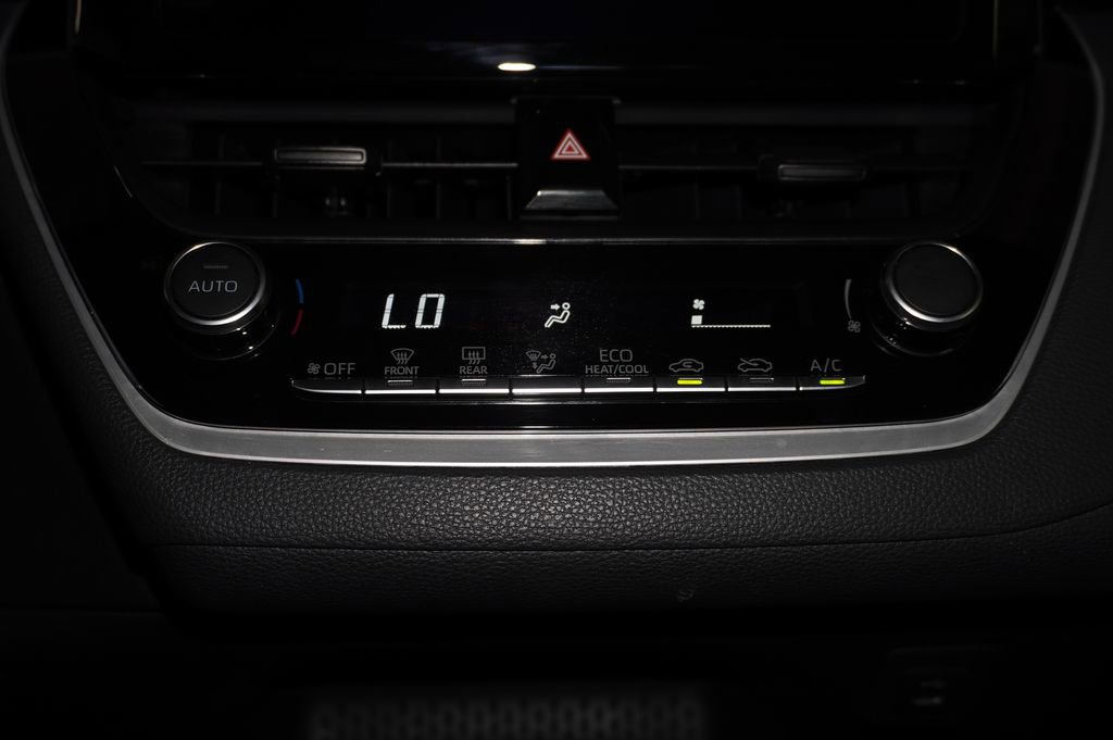 Certified 2025 Toyota Corolla LE image 15