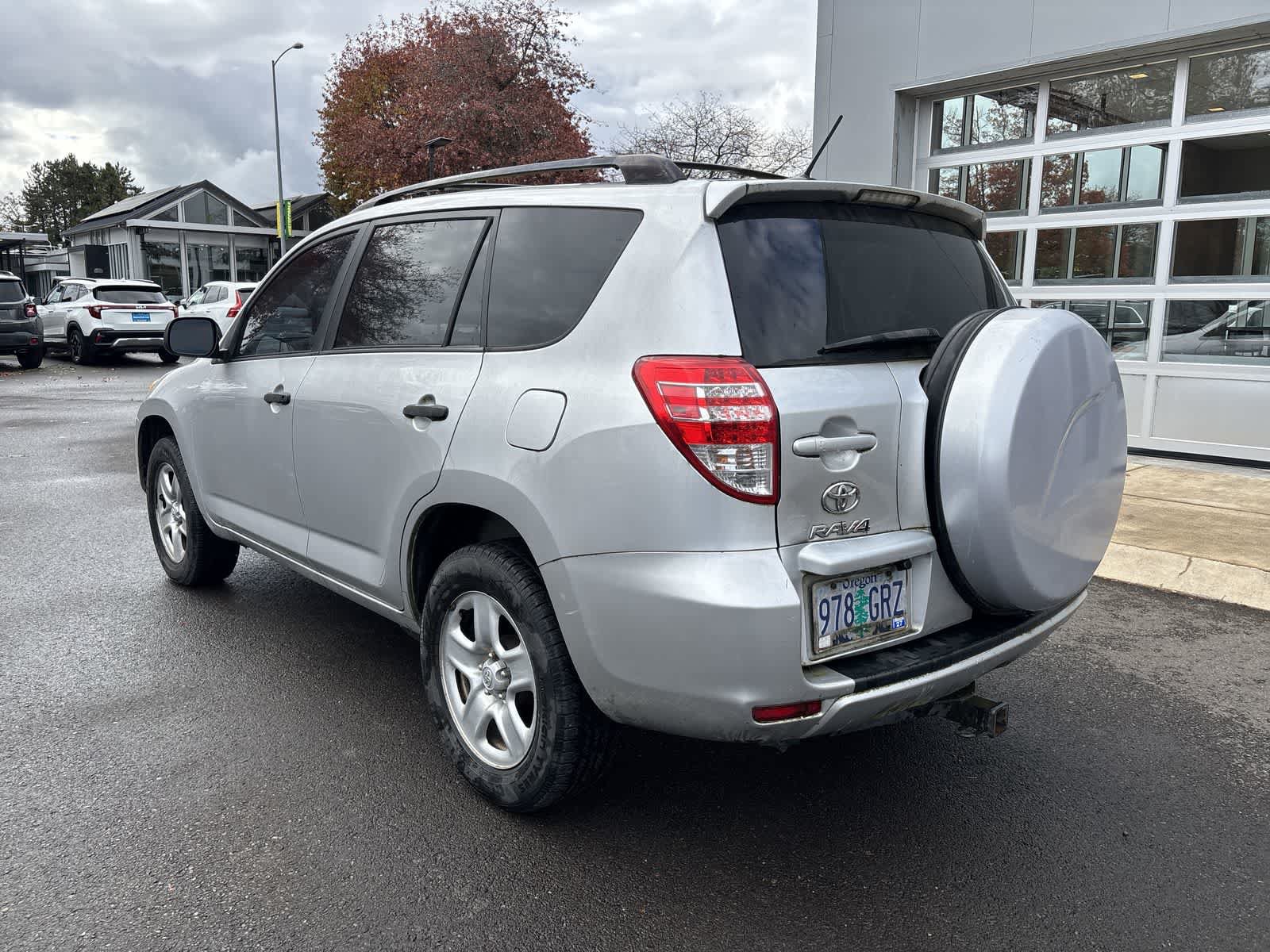 Used 2011 Toyota RAV4 2WD w/ Base L4 Extra Value Pkg image 3