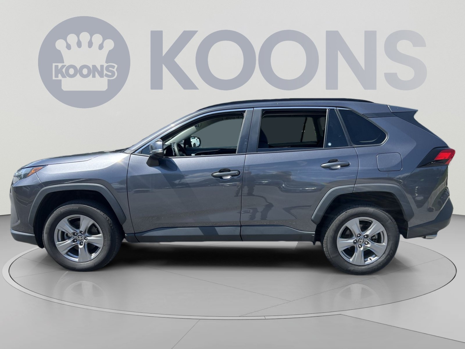 Used 2024 Toyota RAV4 XLE AWD/4WD image 2