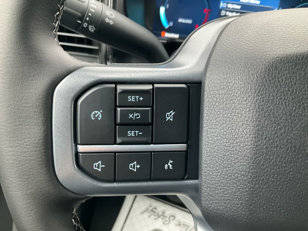 New 2026 Ford F250 Lariat w/ Black Appearance Package image 19