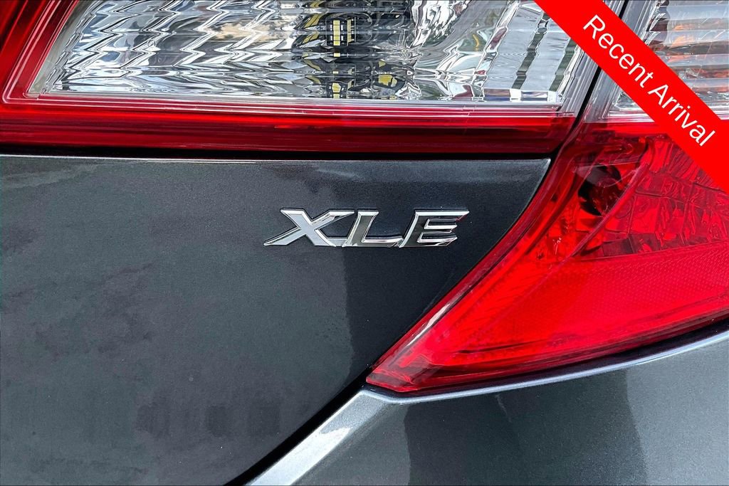 Used 2012 Toyota Camry XLE FWD image 24